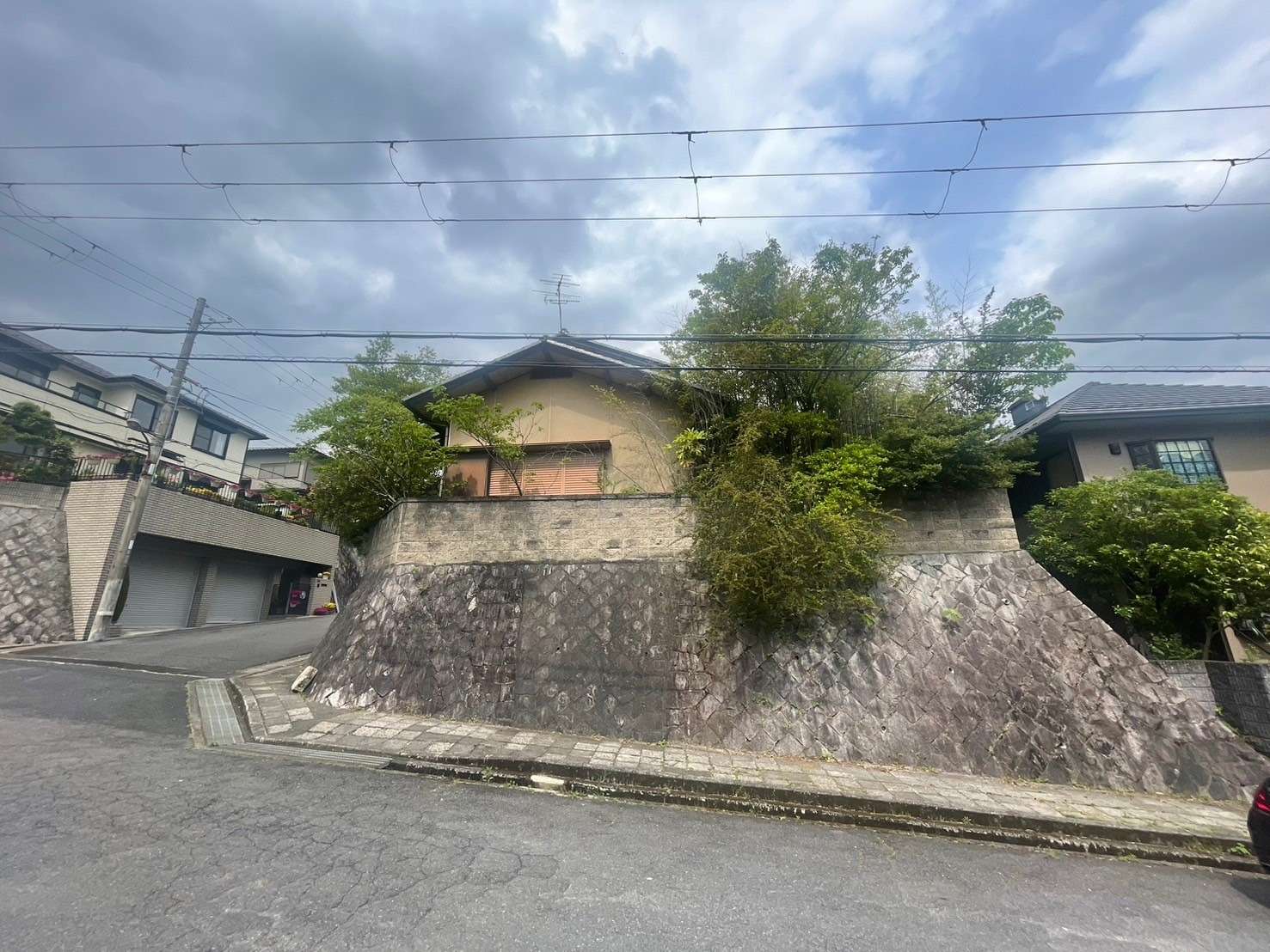 滋賀県　大津市石山寺2丁目